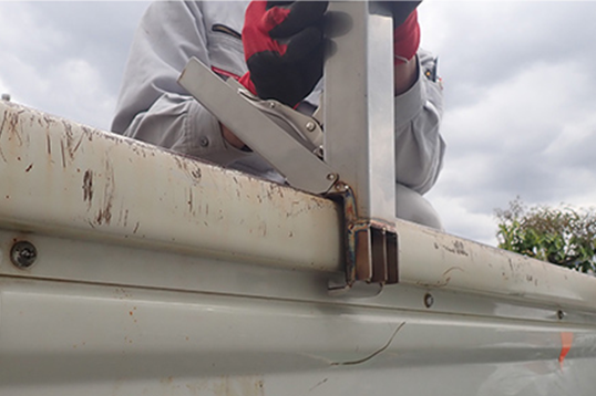 軌陸式トラック荷台からの転落防止柵