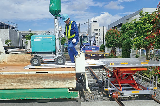 ホームドア工事シリーズ 【ホーム工事用リフト機能付きトロ台車】