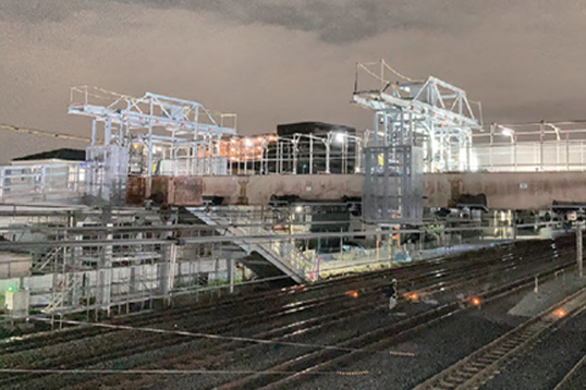 移動式架設昇降吊り足場（シャトルＸ）