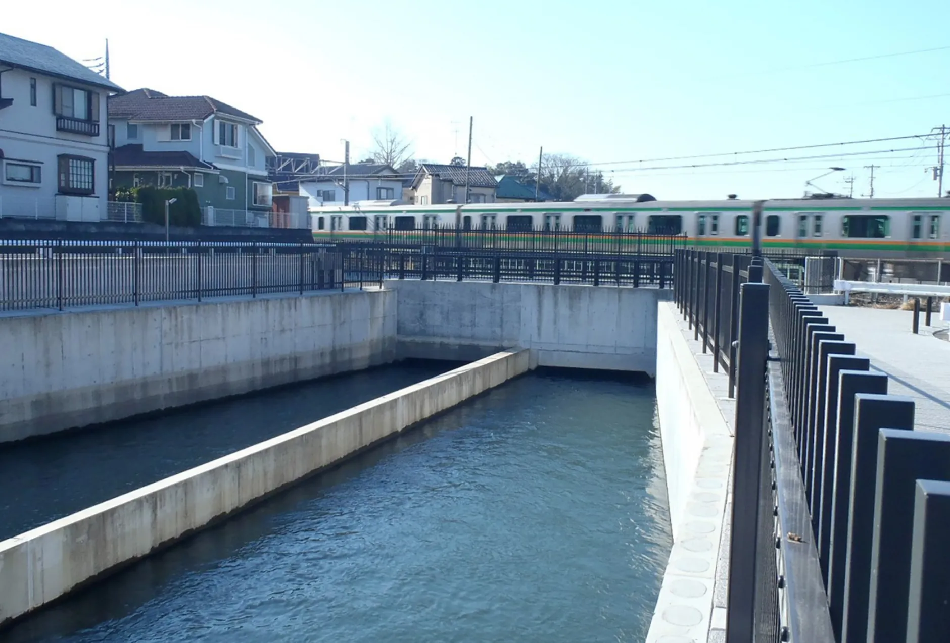 JR高崎線 鴻巣・北鴻巣間武蔵水路改良工事のサムネイル画像です